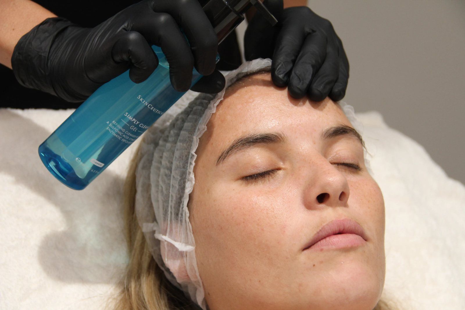 Limpieza facial + Tratamiento skinceuticals