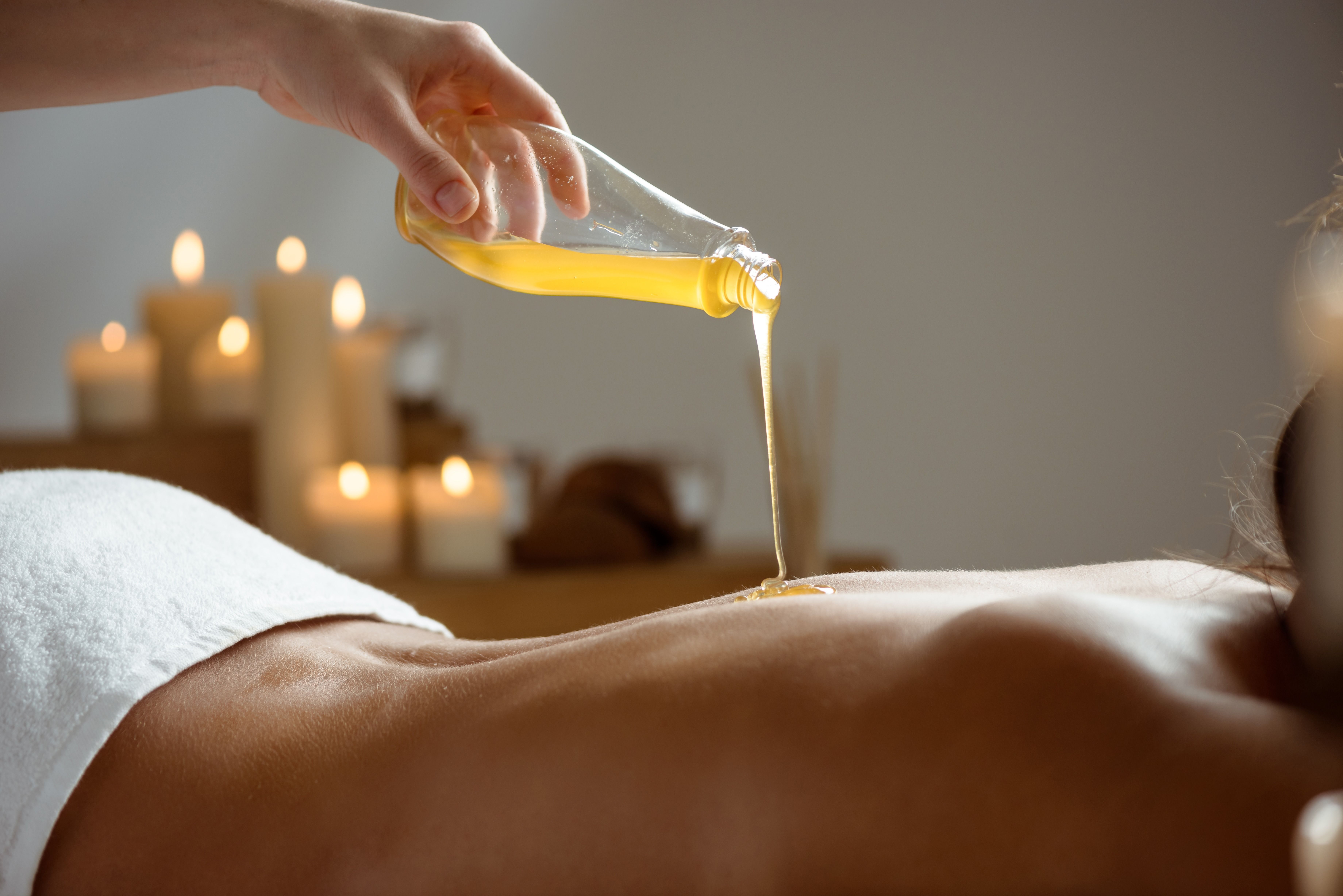 Masaje corporal con aromaterapia